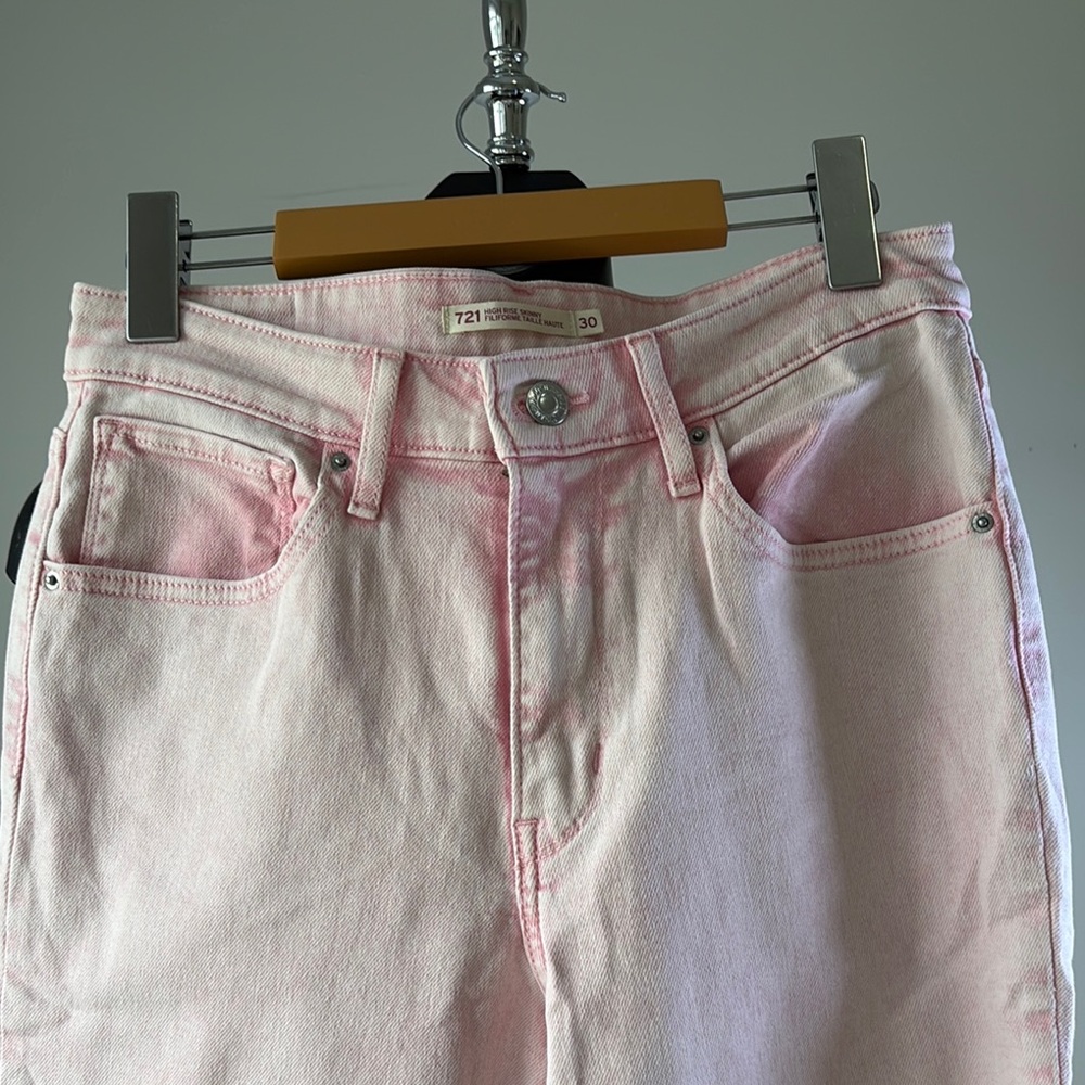 Levi's 721 High-Rise Skinny Jeans in Light Pink Wash